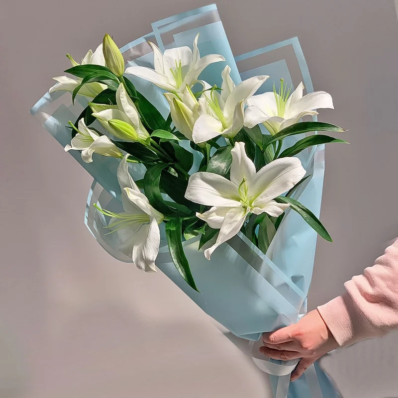 Lắng nghe câu chuyện từ bó hoa bách hợp yêu kiều