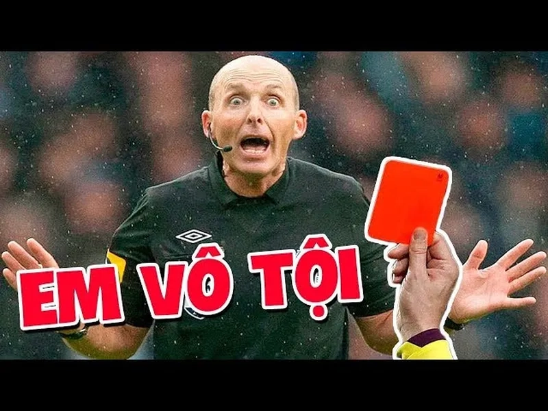 Thẻ đỏ gây cười với meme thẻ đỏ