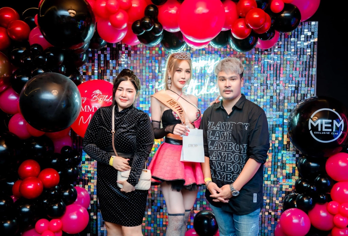 Ảnh gái khoe vú căng mọng quyến rũ cực kỳ