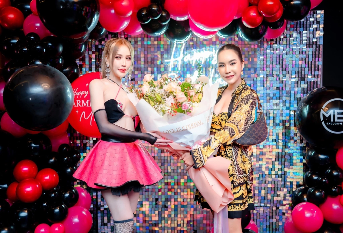 Ảnh gái việt show vú mịn màng quyến rũ