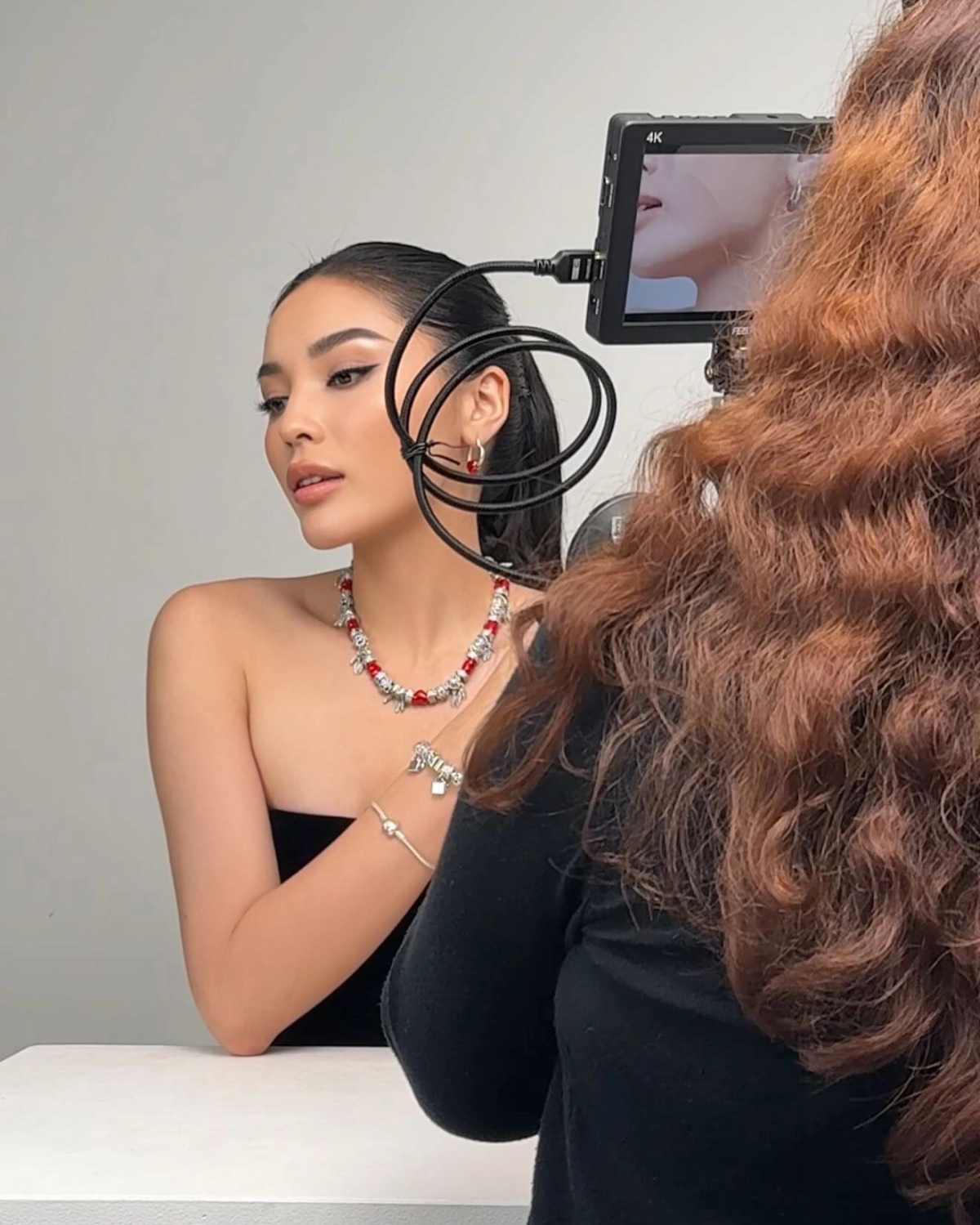 Avatar dành cho con gái đại diện nữ tính gợi cảm nóng bỏng quyến rũ