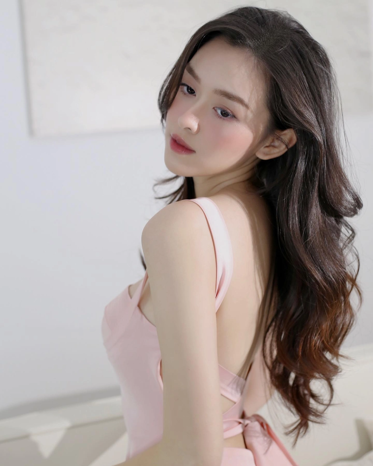 Hình ảnh gái xinh việt nam thời trang đường phố năng động hot