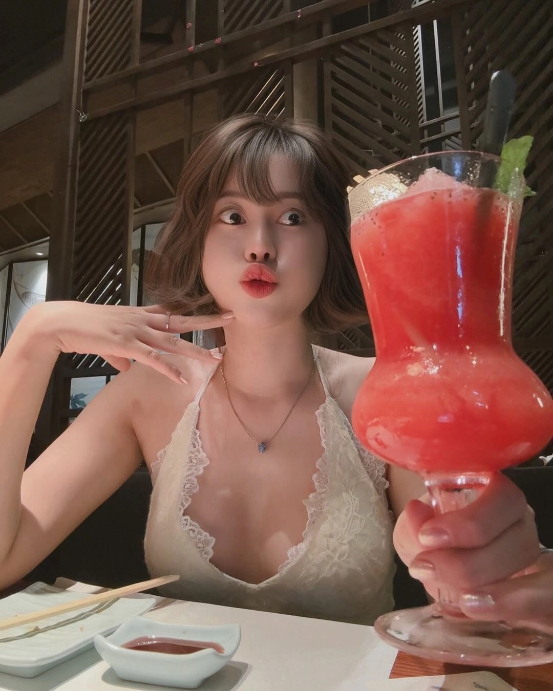 Gái xinh cute Hàn Quốc dễ thương Hàn Quốc làn da mịn nóng bỏng quyến rũ