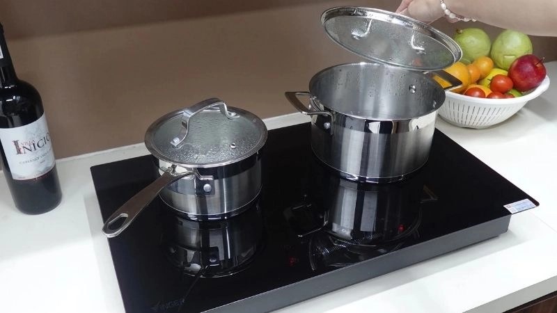 Lắp đặt bếp ở vị trí quá kín hoặc ẩm ướt