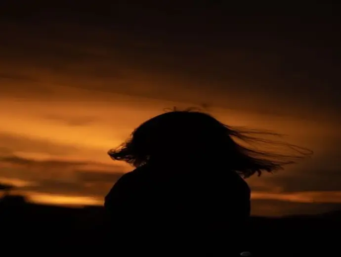 Ảnh avatar cô đơn cực buồn thể hiện cảm xúc sâu lắng riêng