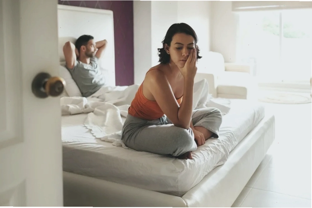 Bác sĩ đang tư vấn cho bệnh nhân về vấn đề sức khỏe phụ khoa