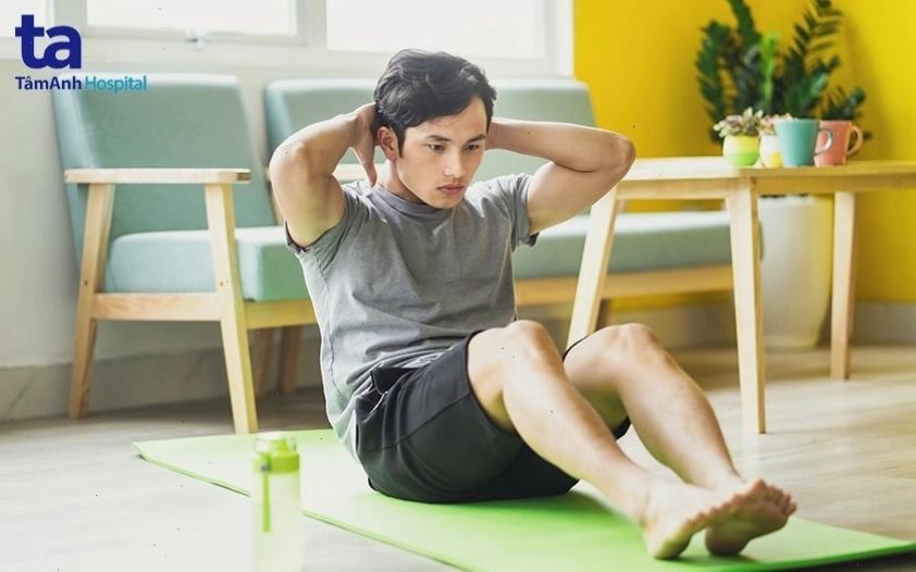 Bài tập gập bụng cải thiện sức mạnh cơ bụng
