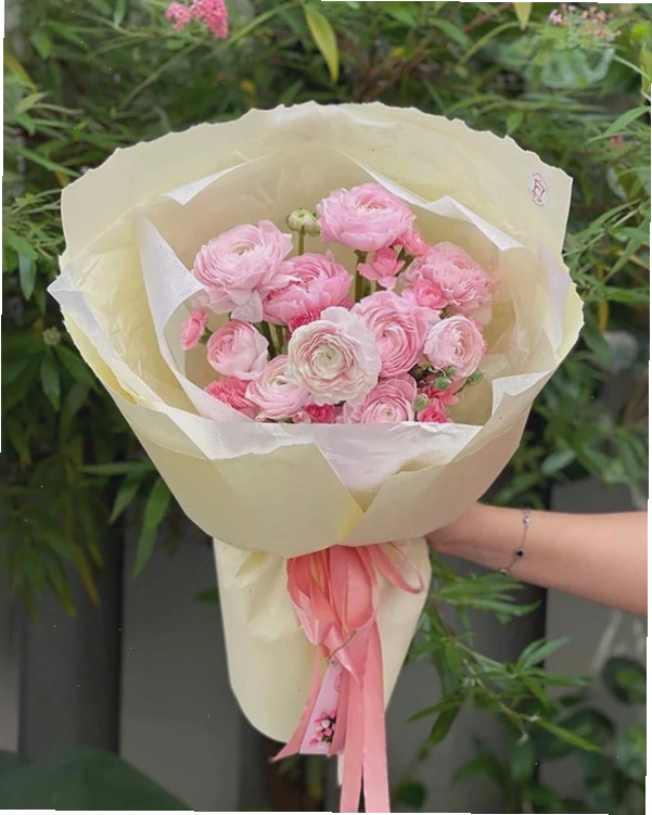 Bó hoa mao lương tươi với sự kết hợp màu hồng và cam