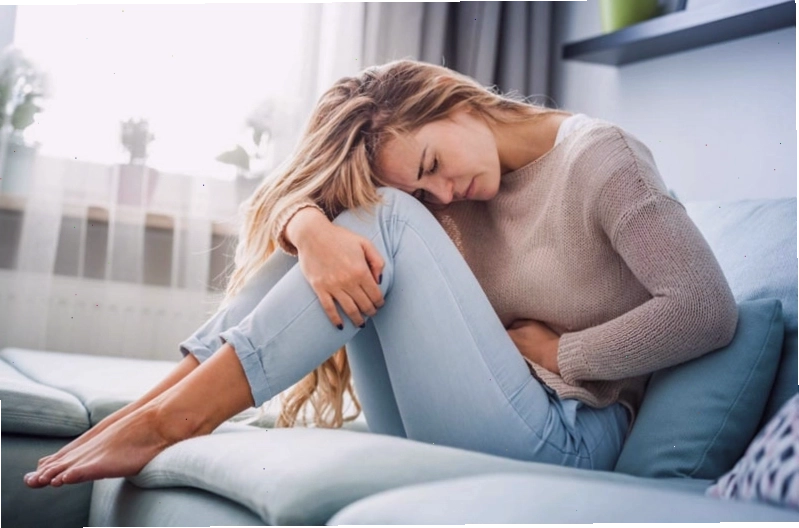 Các bệnh lý phụ khoa có thể gây chậm kinh và đau bụng