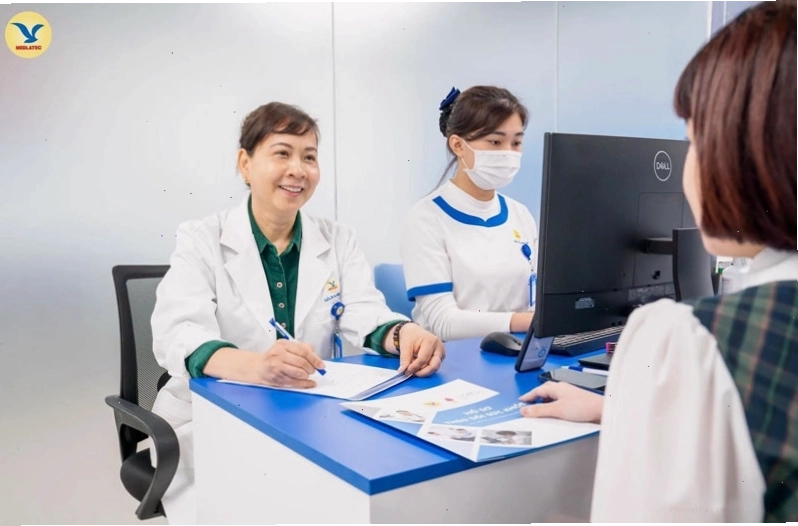 Các mẹ nên tham khảo ý kiến bác sĩ trước khi sử dụng các biện pháp ngừa thai an toàn sau sinh