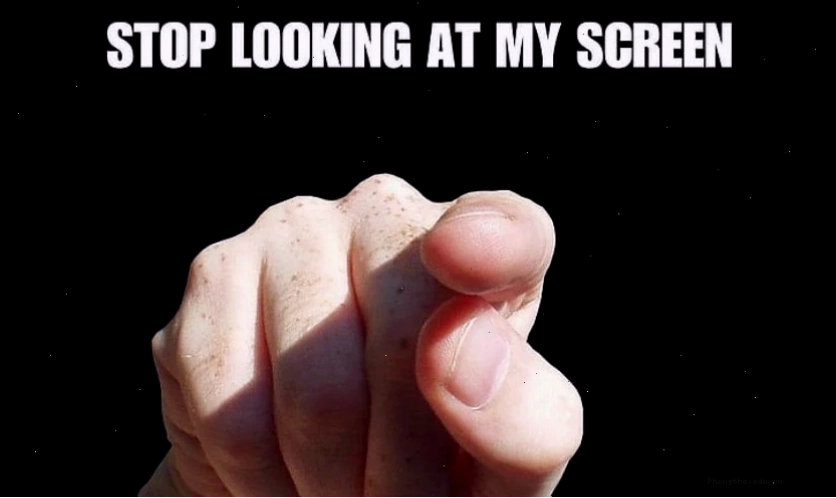 Cấm nhìn vào màn hình máy tính meme hài hước