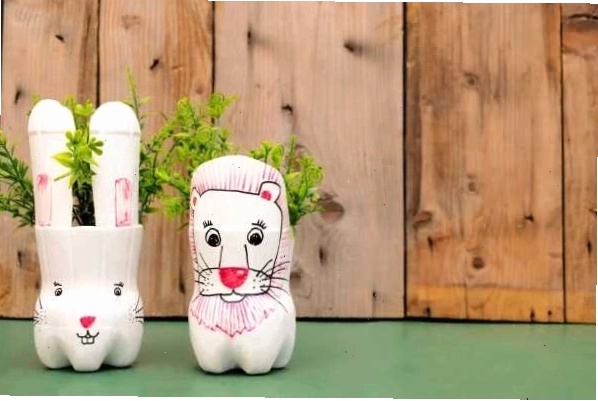 Chậu cây nhỏ được làm từ vật liệu tái chế trang trí hình thú