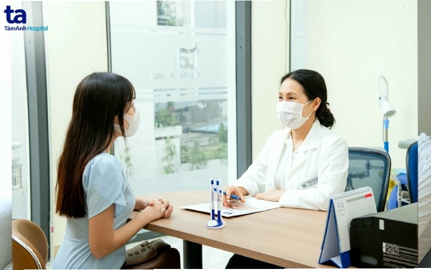 Chị em nên đi khám bác sĩ để được tư vấn và theo dõi sức khỏe