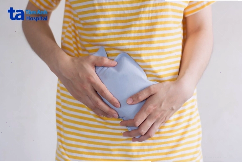 Chườm nóng là một trong những cách giảm mỡ bụng hiệu quả và an toàn