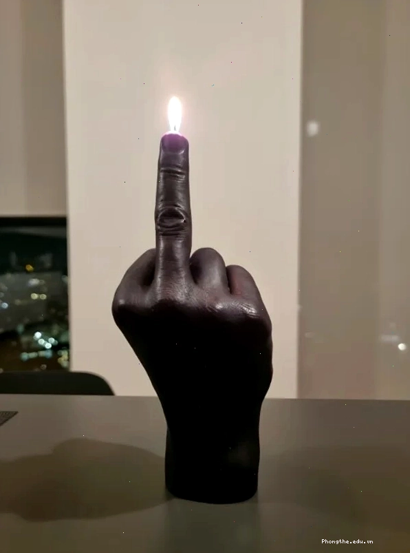 Hình nền meme ngón giữa với thiết kế độc đáo