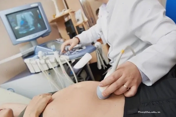 Khám thai định kỳ và làm xét nghiệm ở tuần thai 18