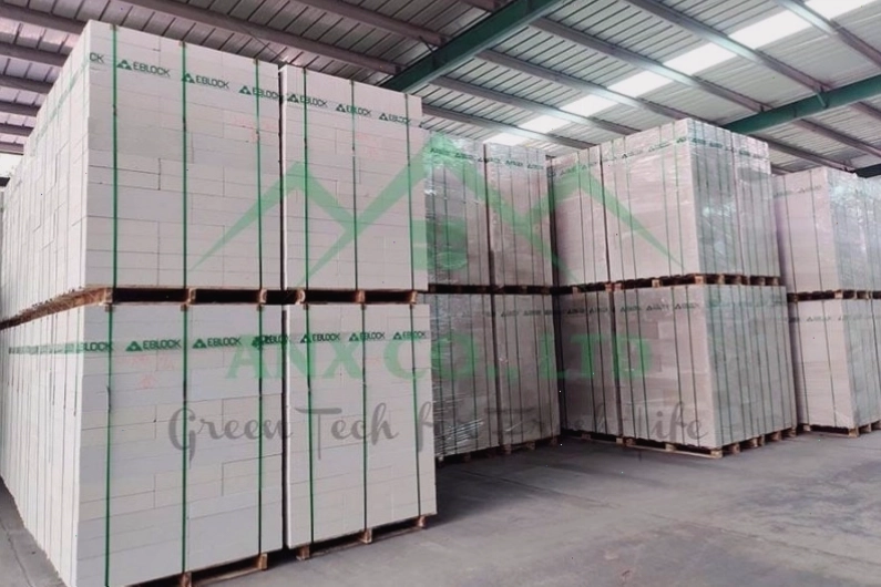 Kho hàng gạch tuynel 2 lỗ sẵn sàng giao tại Thanh Hóa