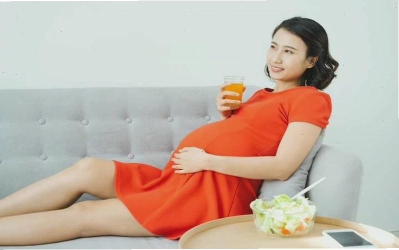 Làn da mẹ bầu tuần 13 trở nên mịn màng