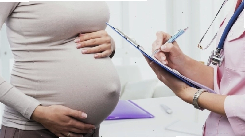 Lượng nước ối và cấu trúc tử cung ảnh hưởng đến ngôi thai