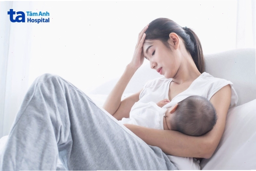Mất ngủ căng thẳng mệt mỏi là nguyên nhân mẹ bị ít sữa