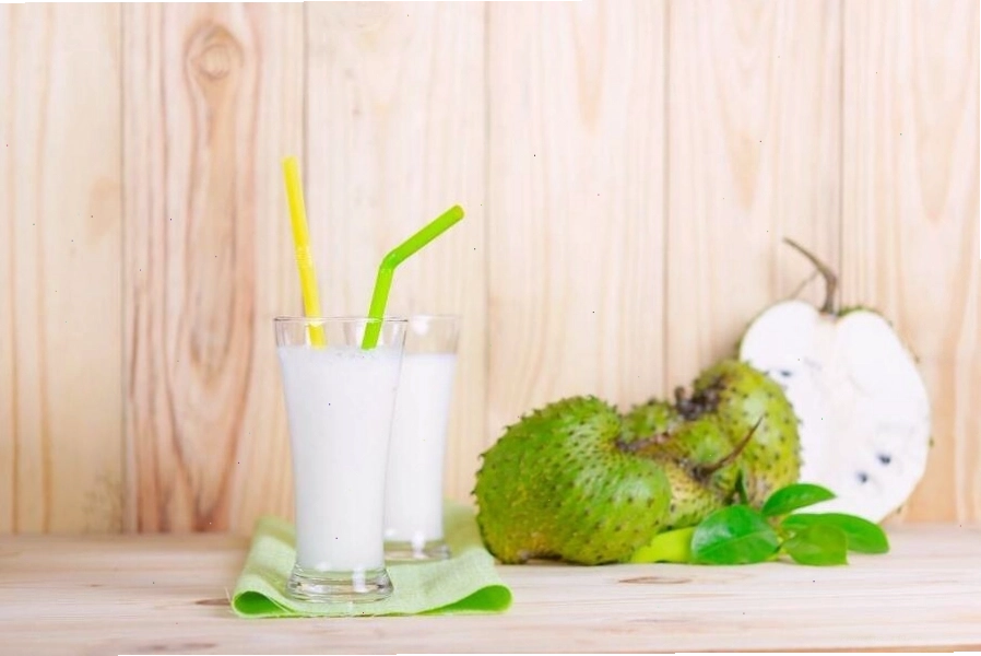 Mẹ bầu có thể chế biến mãng cầu thành sinh tố để uống một cách an toàn và hiệu quả