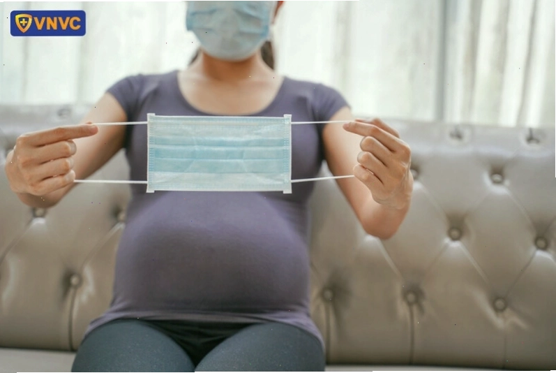 Mẹ bầu nên đeo khẩu trang để phòng cúm