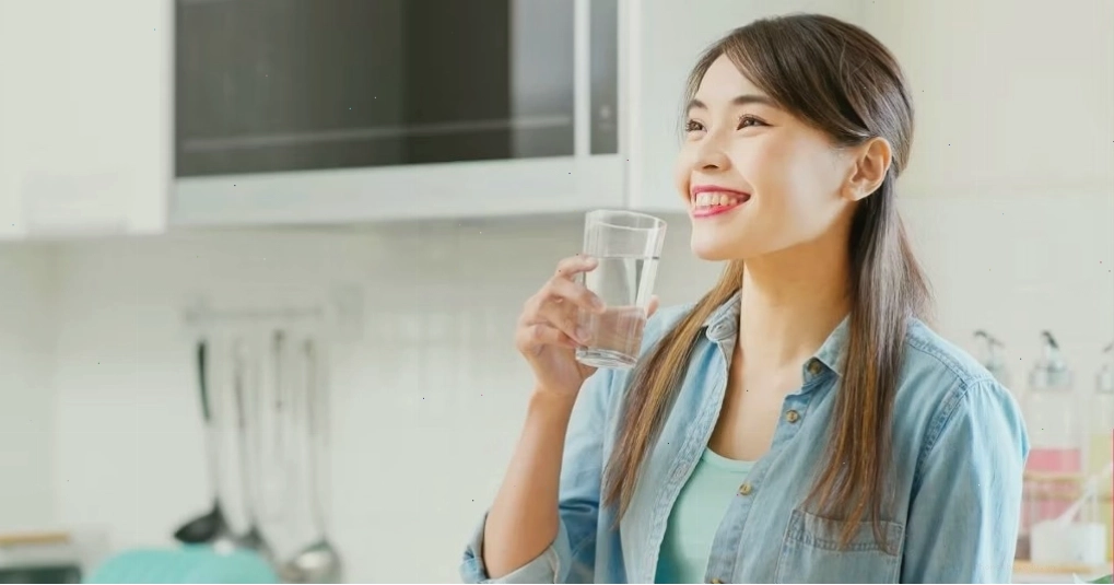 Mẹ bỉm cần tránh kích thích đầu ti khi bị căng sữa