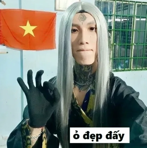 Meme khen bạn xinh đẹp với biểu cảm hài hước