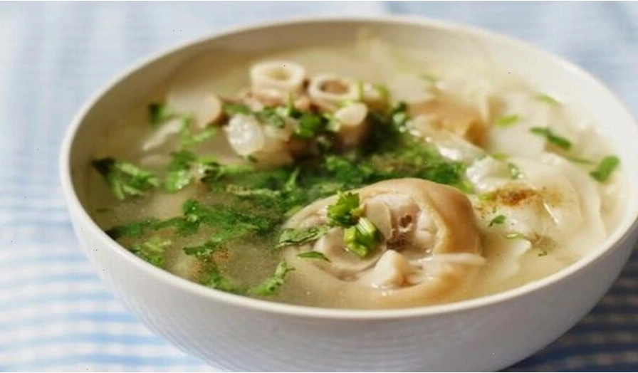 Món đu đủ xanh hầm móng heo là sự kết hợp hoàn hảo lợi sữa cho mẹ sau sinh