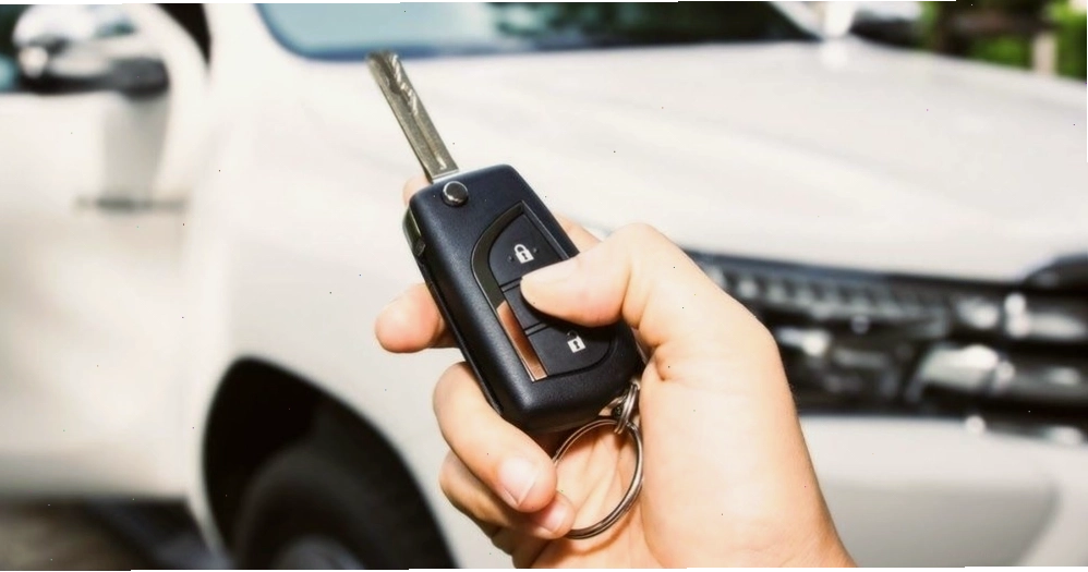 Một trong các loại chìa khóa thông minh xe ô tô hiện đại - Remote key tiện lợi