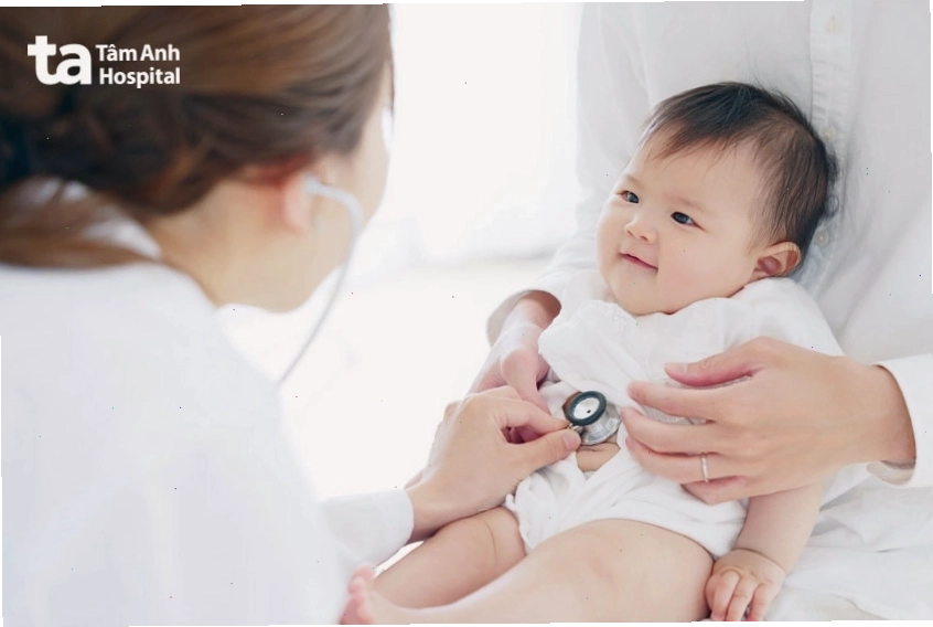 Nếu mẹ ít sữa nên tham khảo ý kiến bác sĩ