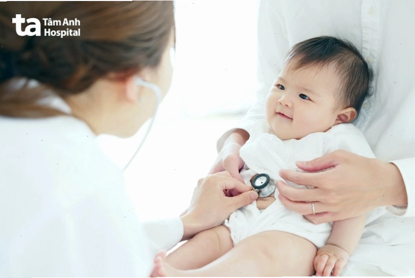 Nếu mẹ ít sữa nên tham khảo ý kiến bác sĩ