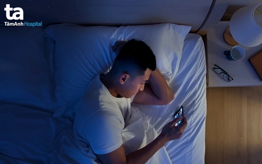 Ngủ đủ giấc và giữ tinh thần thoải mái giúp cải thiện chức năng sinh lý nam