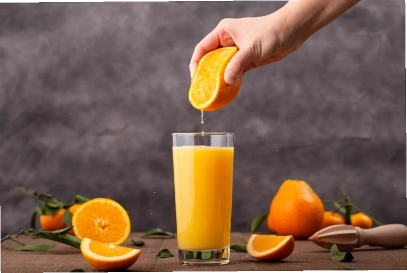 Nước ép dưa hấu giúp giải nhiệt và bổ sung nước cho bà bầu
