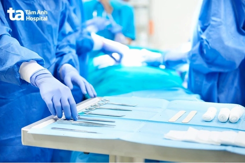 Phẫu thuật cũng là cách chữa yếu sinh lý ở nam giới do một số dị tật bẩm sinh ở dương vật