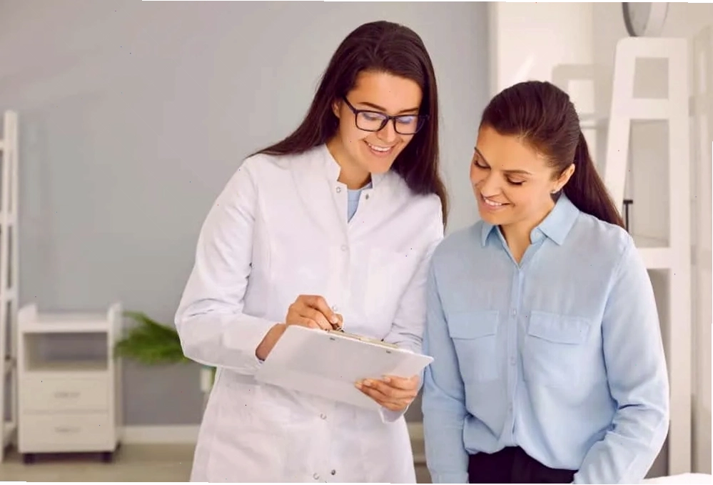 Phụ nữ sau quan hệ ra máu có phải mang thai không?