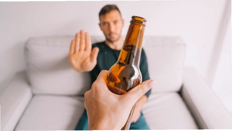 Sau khi xuất tinh, nên tránh rượu bia, thuốc lá hoặc các chất kích thích khác