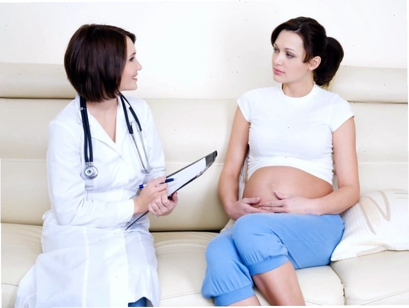 Tham vấn ý kiến bác sĩ sản khoa về việc bà bầu uống rau má