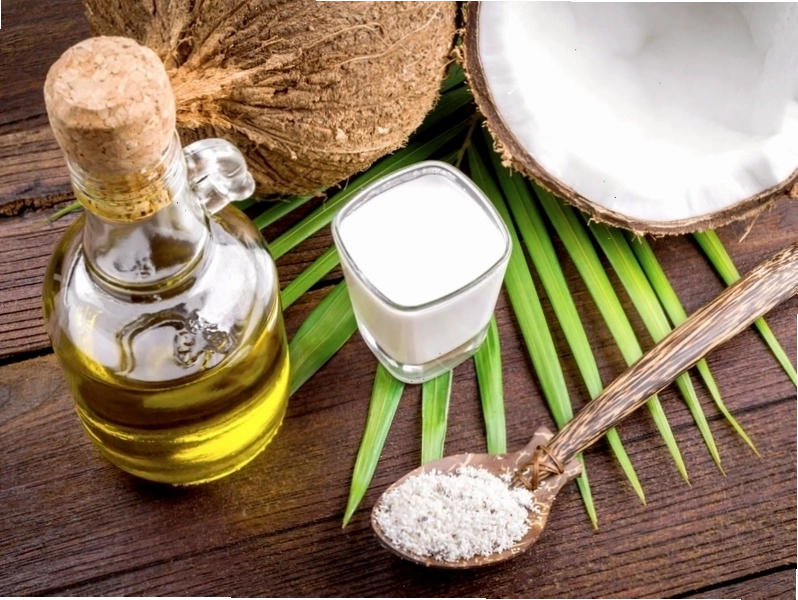 Thoa dầu dừa trực tiếp lên vùng kín giúp giảm ngứa hiệu quả