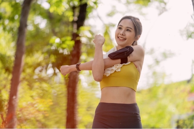 Thói quen sống lành mạnh giúp nữ giới có chu kỳ kinh ổn định và ít đau bụng hơn