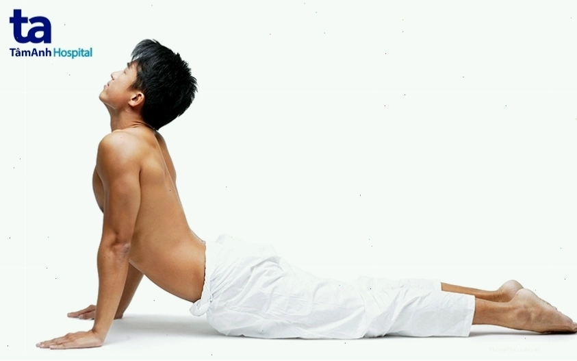 Tư thế rắn hổ mang trong Yoga giúp tăng cường lưu thông máu vùng bụng