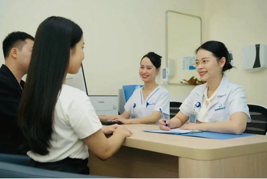 Tư vấn và đánh giá ban đầu trong quy trình IVF