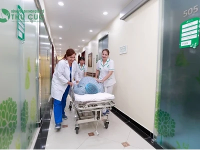 Bà bầu đi đẻ tại nhà: Những rủi ro và cách xử lý an toàn