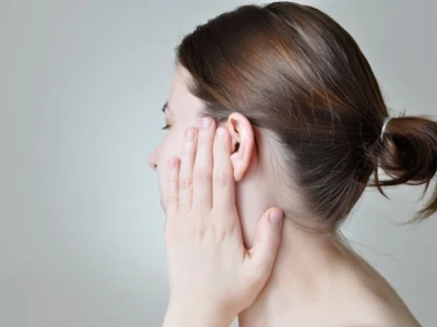 Bầu bị ù tai có sao không? Nguyên nhân, dấu hiệu và cách xử lý