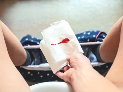 Quan hệ bao lâu thì có máu thai? Dấu hiệu nhận biết sớm nhất