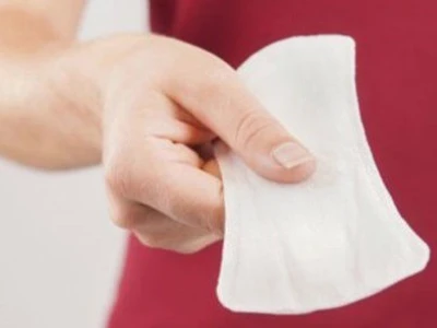 Ra dịch màu nâu sau quan hệ 1 ngày có đáng lo ngại?