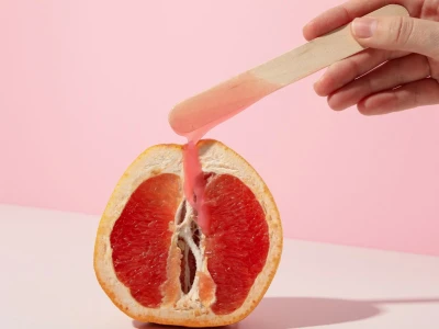 Ra dịch nhầy màu hồng nhạt sau khi quan hệ: Nguyên nhân và dấu hiệu cần lưu ý