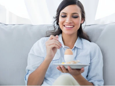 Sau sinh ăn trứng vịt lộn được không: Cẩm nang đầy đủ